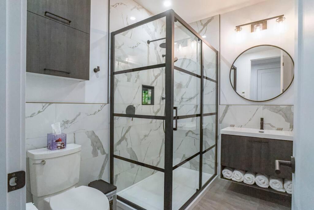 883 Suite 102 Bromont Vieux Village 2Cac , Foyer Экстерьер фото