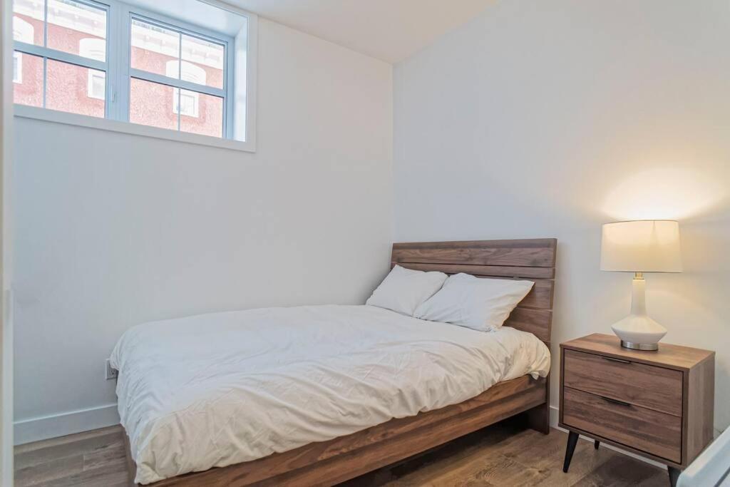 883 Suite 102 Bromont Vieux Village 2Cac , Foyer Экстерьер фото