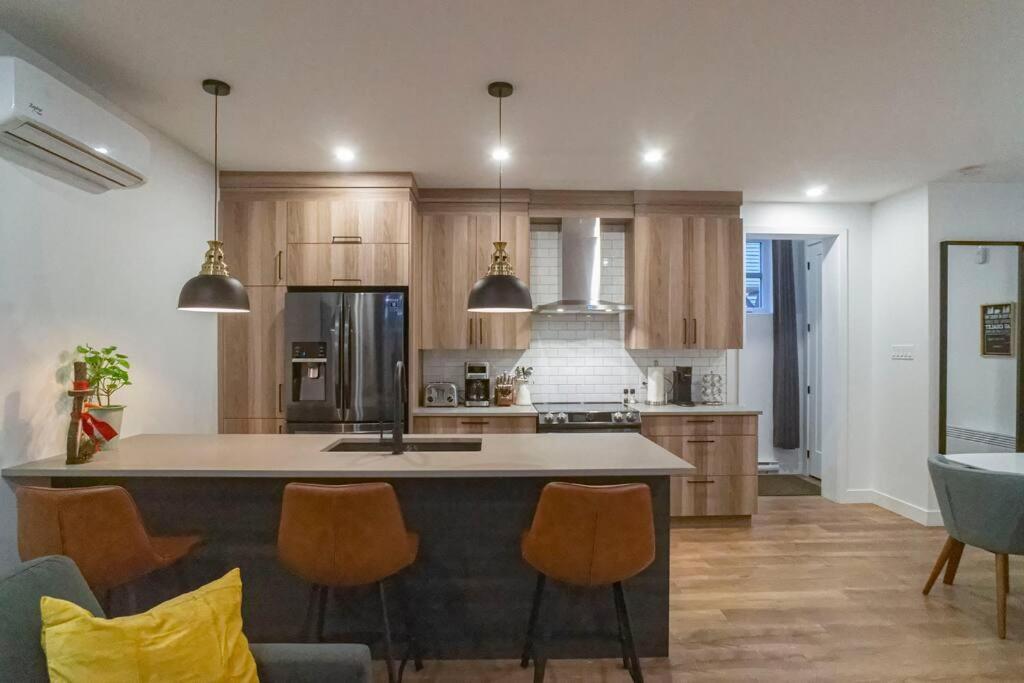 883 Suite 102 Bromont Vieux Village 2Cac , Foyer Экстерьер фото
